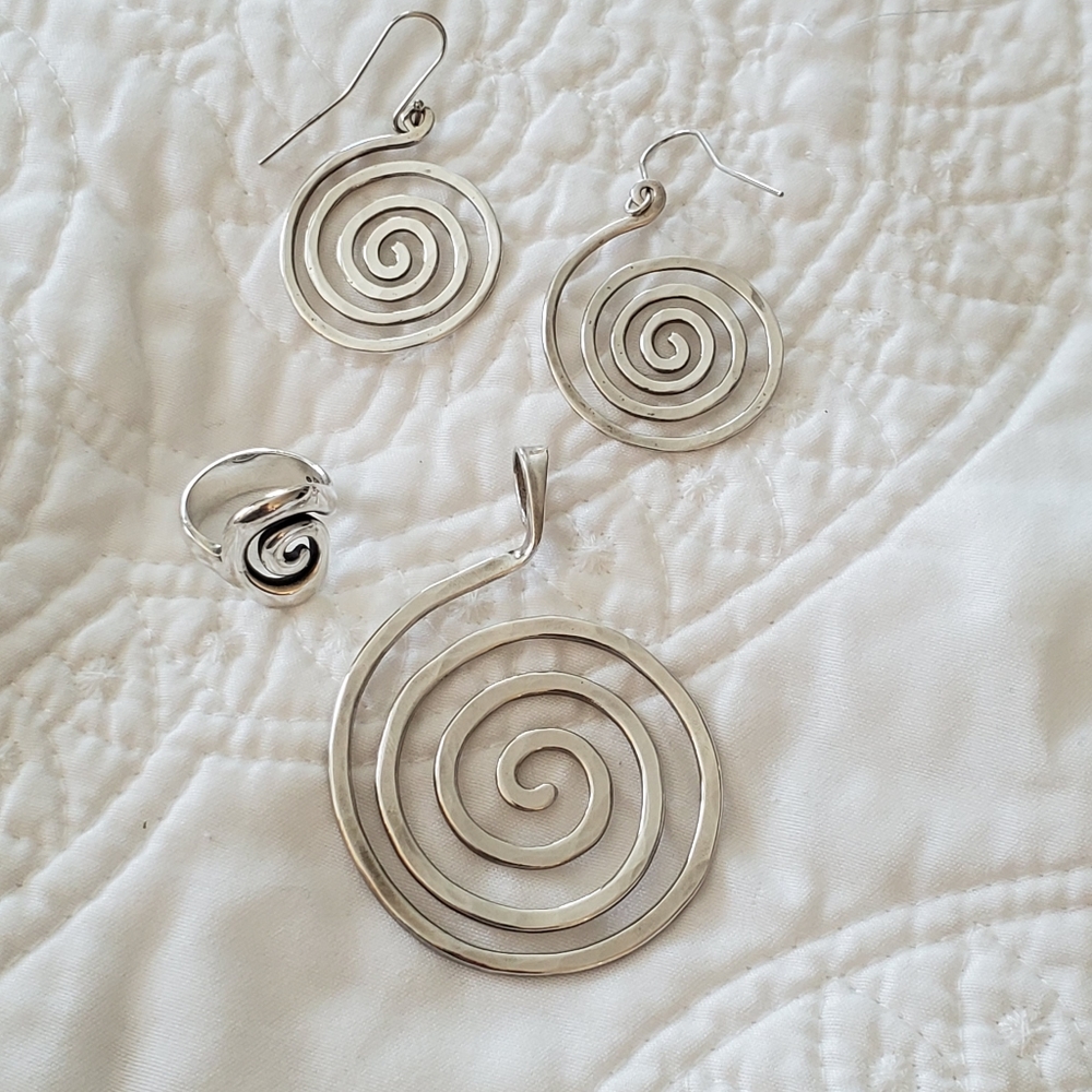 Spiral earrings, ring, pendant.